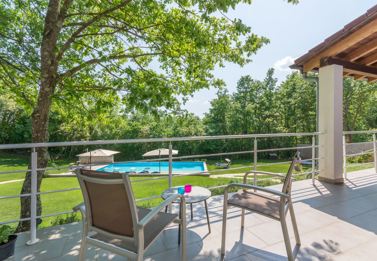 Villa a Modrušani - Villa Tre Colonne for 10 persons in Central Istria with 60 m2 private pool & sauna 