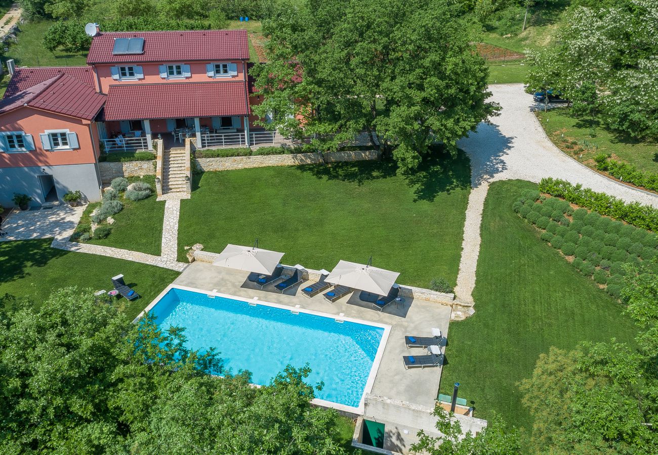 Villa a Modrušani - Villa Tre Colonne for 10 persons in Central Istria with 60 m2 private pool & sauna 