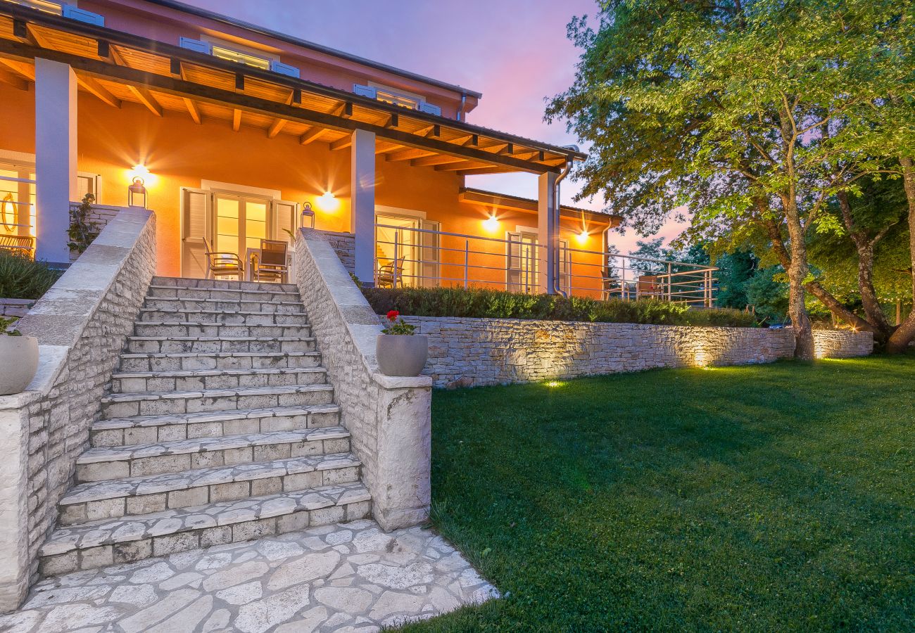 Villa a Modrušani - Villa Tre Colonne for 10 persons in Central Istria with 60 m2 private pool & sauna 