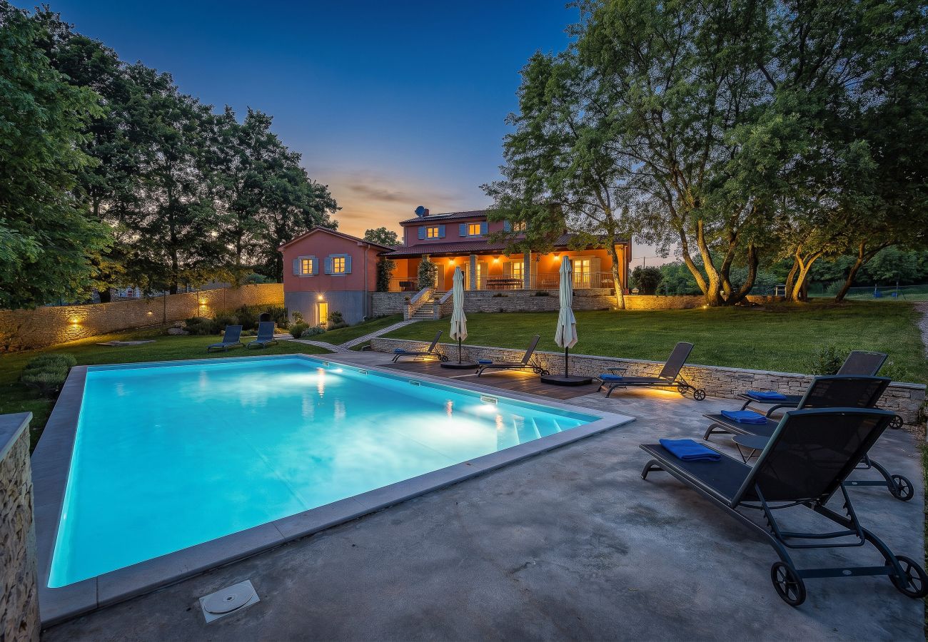 Villa a Modrušani - Villa Tre Colonne for 10 persons in Central Istria with 60 m2 private pool, mini golf & sauna 