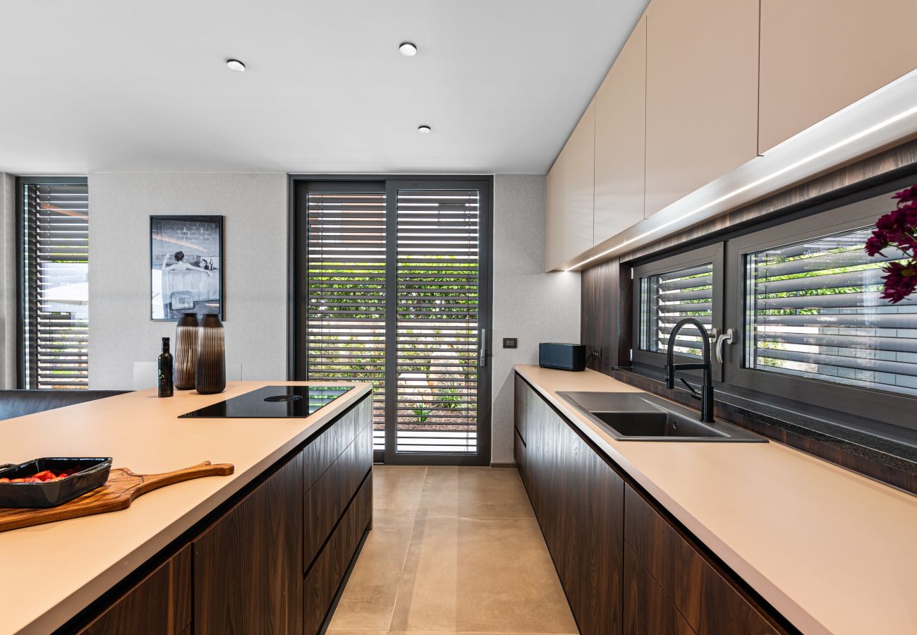 Villa a Višnjan - Villa Visignano near Poreč for 8 people with 49 m2 heated pool, wellness & sea view