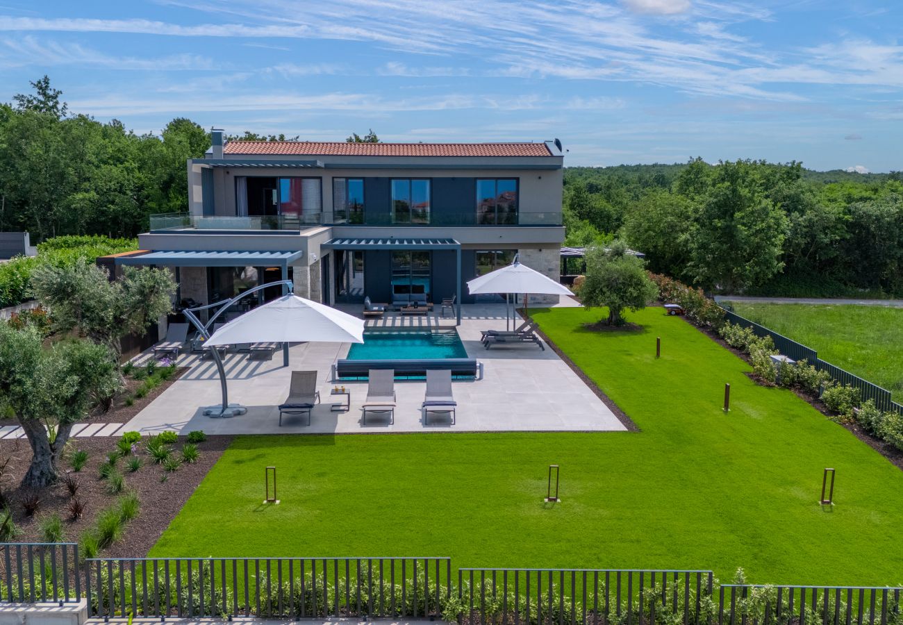 Villa a Višnjan - Villa Visignano near Poreč for 8 people with 49 m2 heated pool, wellness & sea view