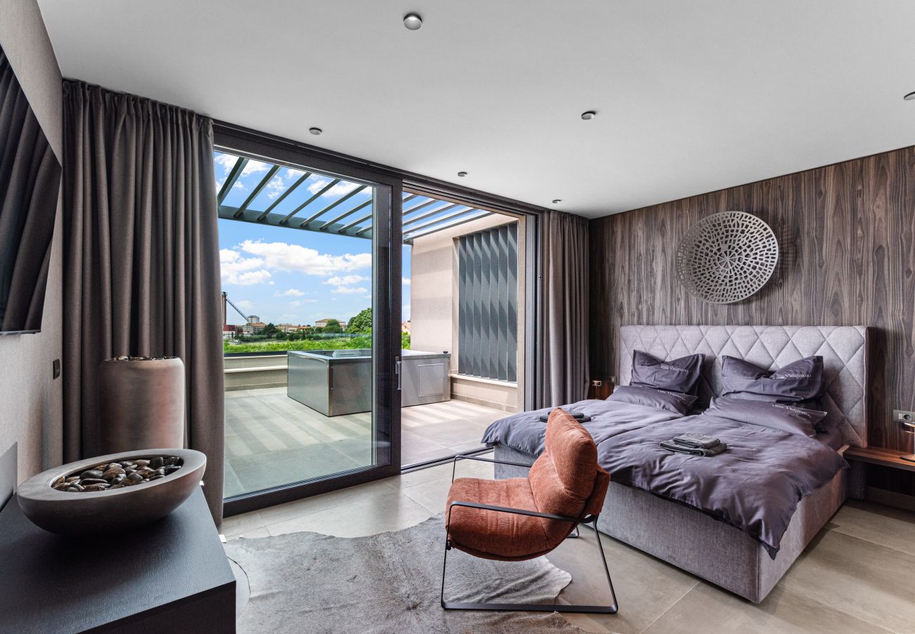 Villa a Višnjan - Villa Visignano near Poreč for 8 people with 49 m2 heated pool, wellness & sea view