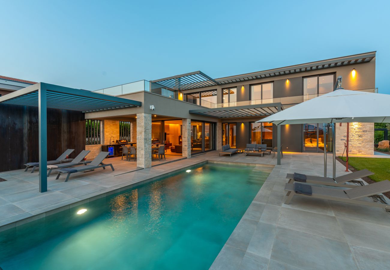 Villa a Višnjan - Villa Visignano near Poreč for 8 people with 49 m2 heated pool, wellness & sea view