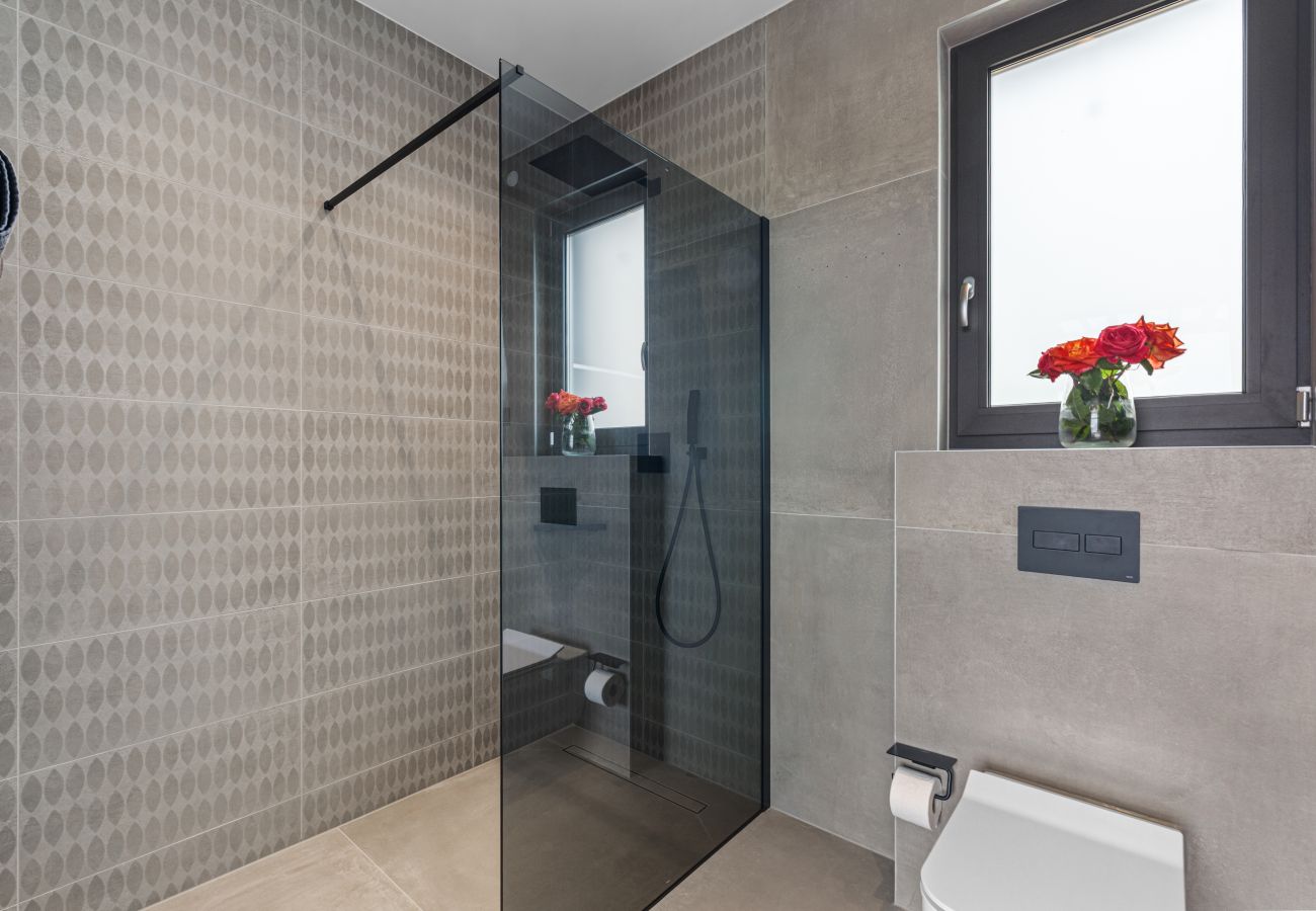 Villa a Višnjan - Villa Visignano near Poreč for 8 people with 49 m2 heated pool, wellness & sea view