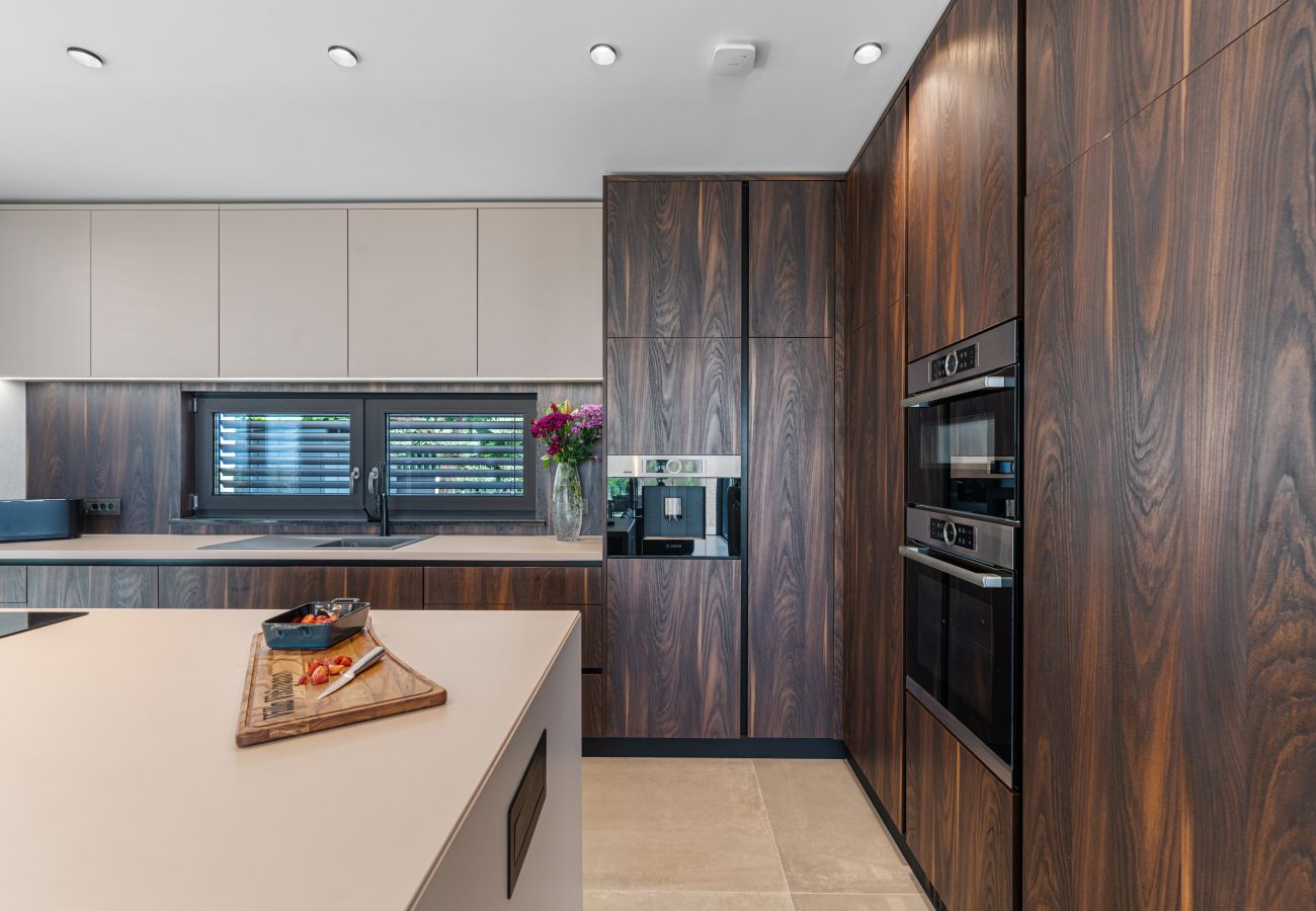 Villa a Višnjan - Villa Visignano near Poreč for 8 people with 49 m2 heated pool, wellness & sea view