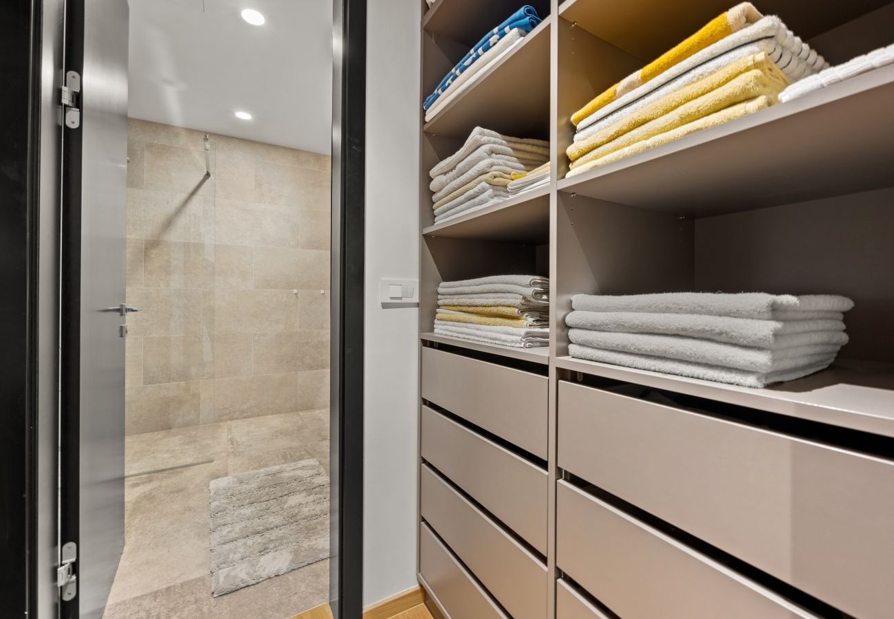 Villa a Brtonigla - Villa Miracle for 5 persons near Novigrad with wellness area, 50 m2 heated pool & sea view