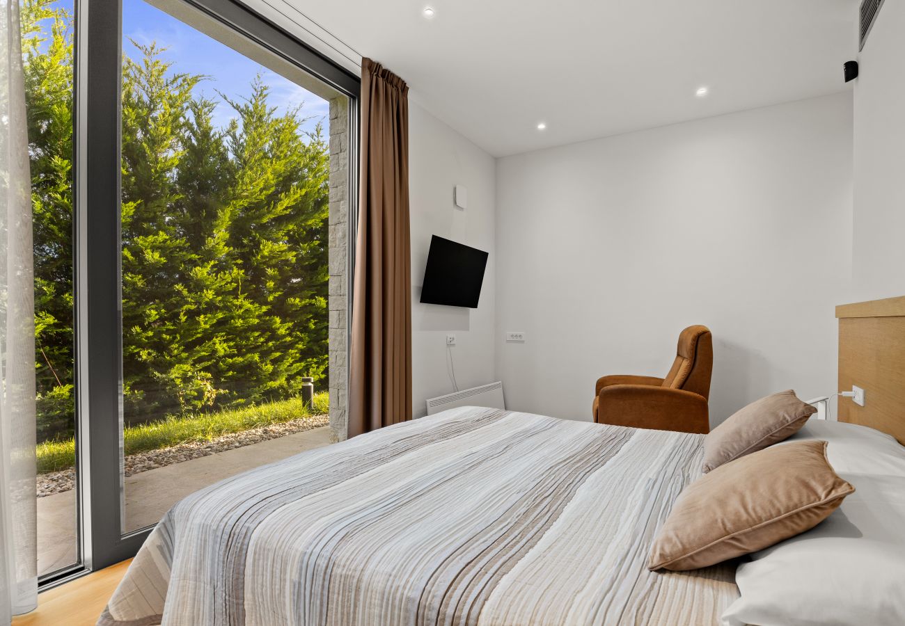 Villa a Brtonigla - Villa Miracle for 5 persons near Novigrad with wellness area, 50 m2 heated pool & sea view