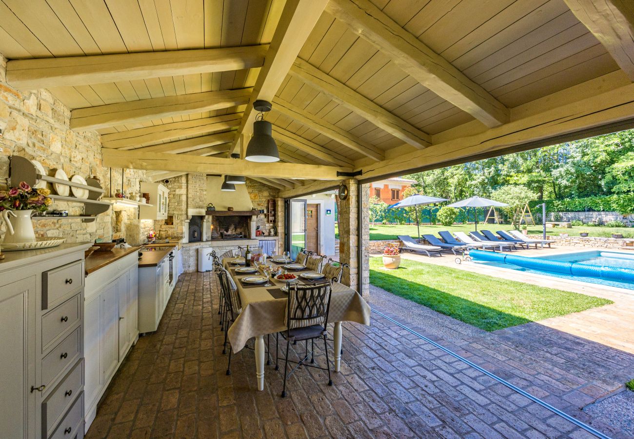 Villa a Prodol - Villa Lipa for 8 persons near Pula with 41 m2 heated pool, beautiful garden, sauna & kids playground