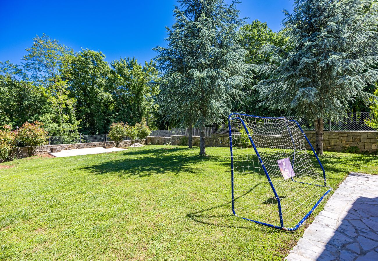 Villa a Prodol - Villa Lipa for 8 persons near Pula with 41 m2 heated pool, beautiful garden, sauna & kids playground
