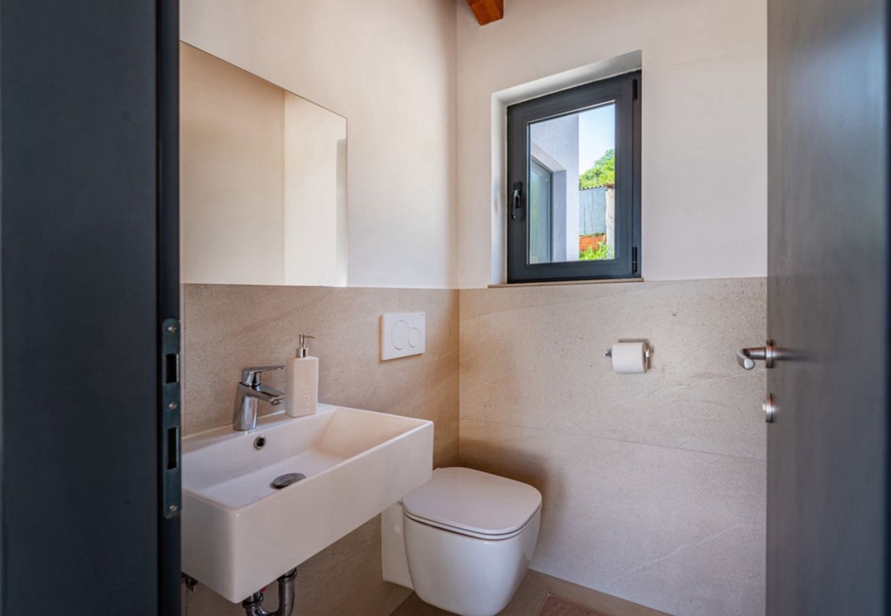 Villa a Kašcerga - Villa Padova for 12 persons near Motovun with 84 m2 infinity pool with panoramic view & beautiful garden