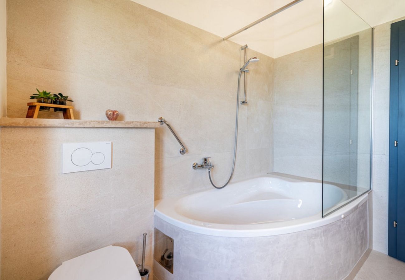 Villa a Kašcerga - Villa Padova for 12 persons near Motovun with 84 m2 infinity pool with panoramic view & beautiful garden