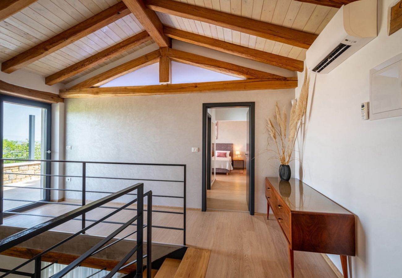 Villa a Kašcerga - Villa Padova for 12 persons near Motovun with 84 m2 infinity pool with panoramic view & beautiful garden