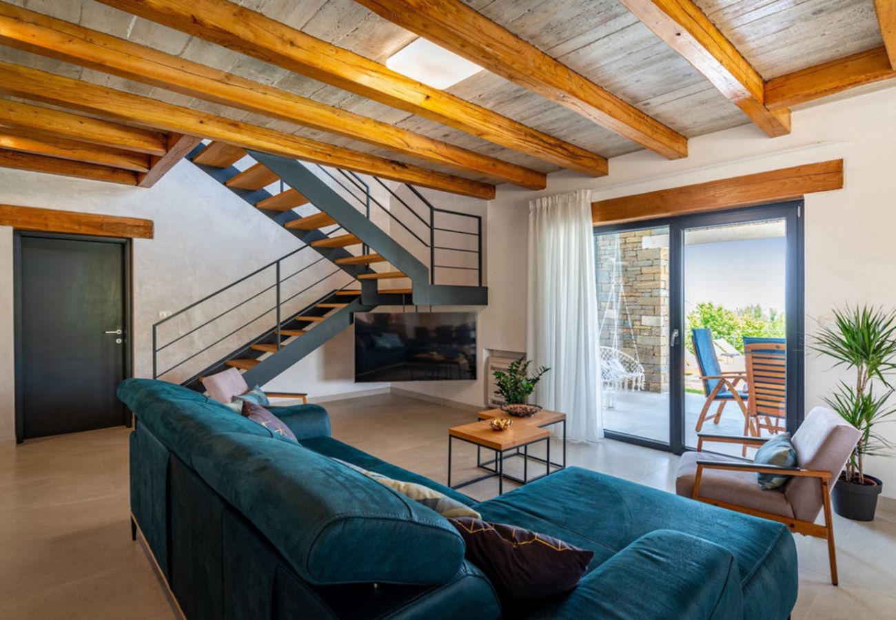 Villa a Kašcerga - Villa Padova for 12 persons near Motovun with 84 m2 infinity pool with panoramic view & beautiful garden