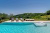 Villa a Kašcerga - Villa Padova for 12 persons near Motovun with 84 m2 infinity pool with panoramic view & beautiful garden