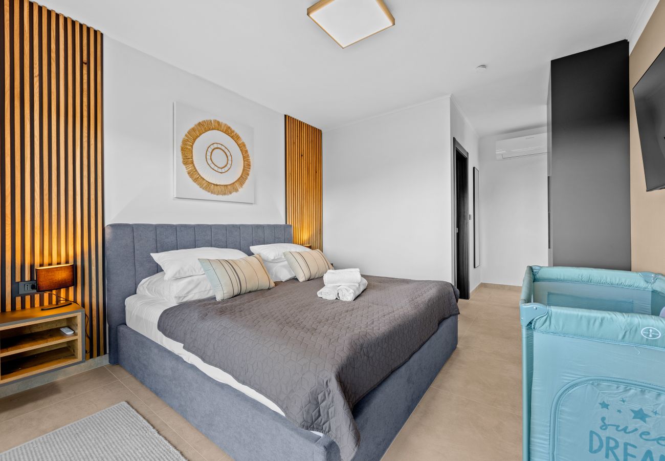 Villa a Ližnjan - Casa Carla near Medulin for 10 persons with 48 m2 heated pool and beautiful sea view - pet friendly