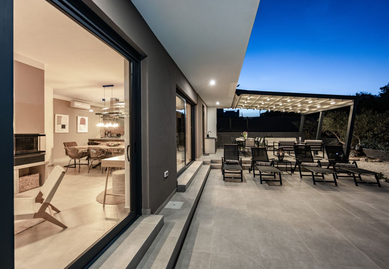 Villa a Ližnjan - Casa Carla near Medulin for 10 persons with 48 m2 heated pool and beautiful sea view - pet friendly