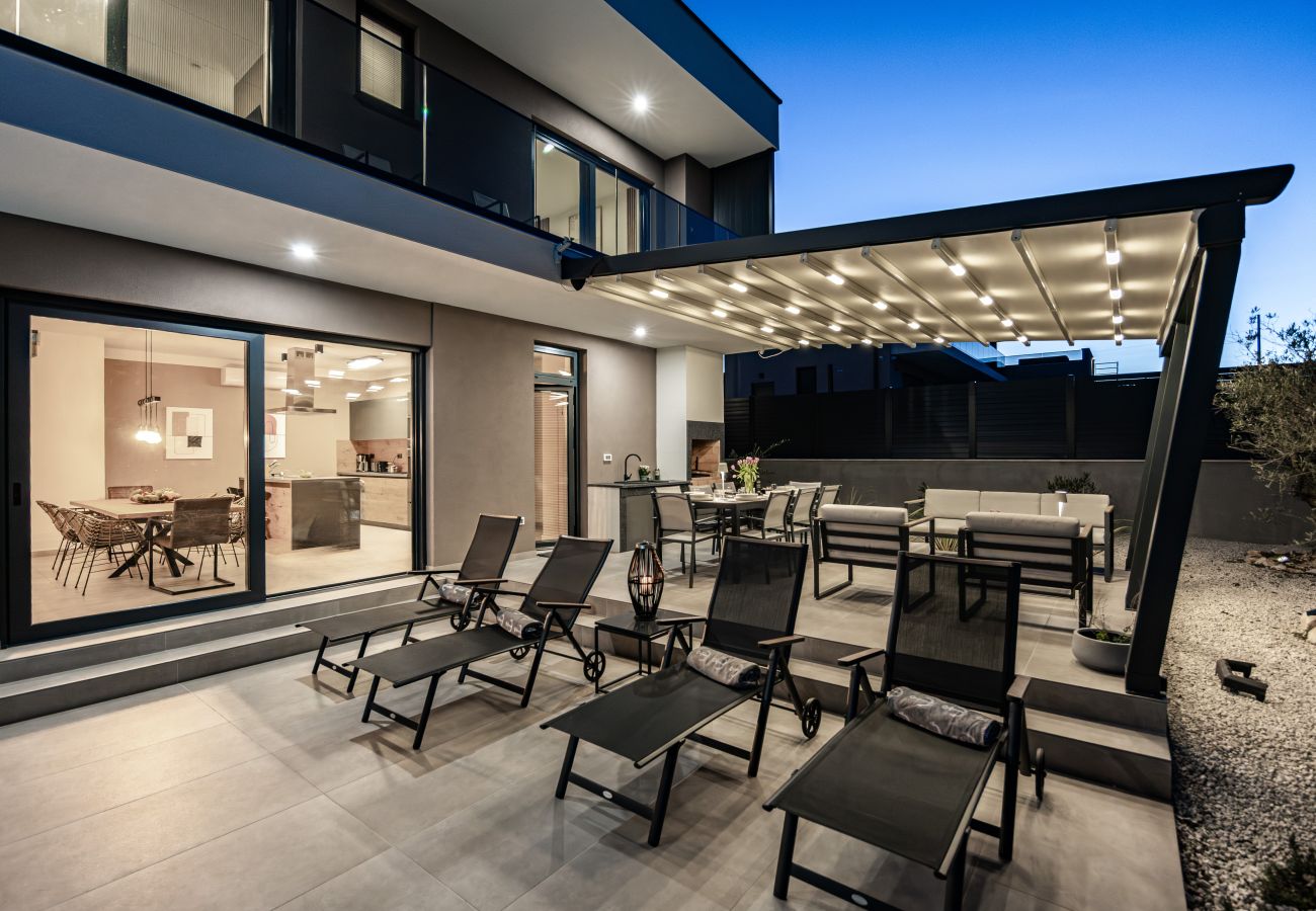 Villa a Ližnjan - Casa Carla near Medulin for 10 persons with 48 m2 heated pool and beautiful sea view - pet friendly