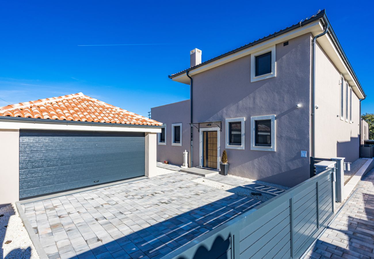 Villa a Ližnjan - Villa Malena near Medulin for 8 persons with 51 m2 heated pool, wellness & beautiful sea view