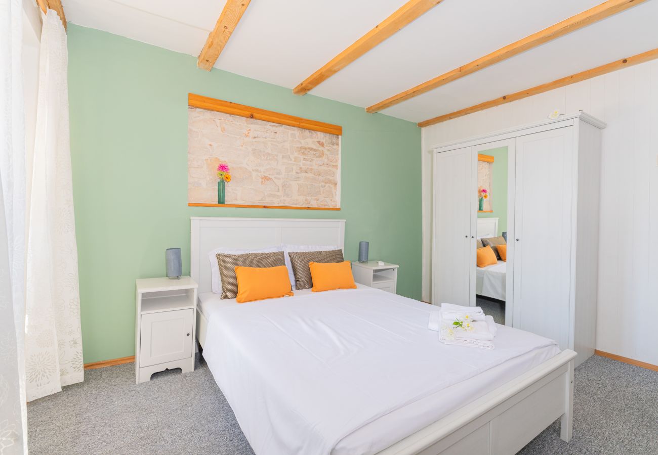 Villa a Peroj - Villa Weiße Feder near Fažana for 5 persons with small heated pool & sea view - only 1,2 km from beach 