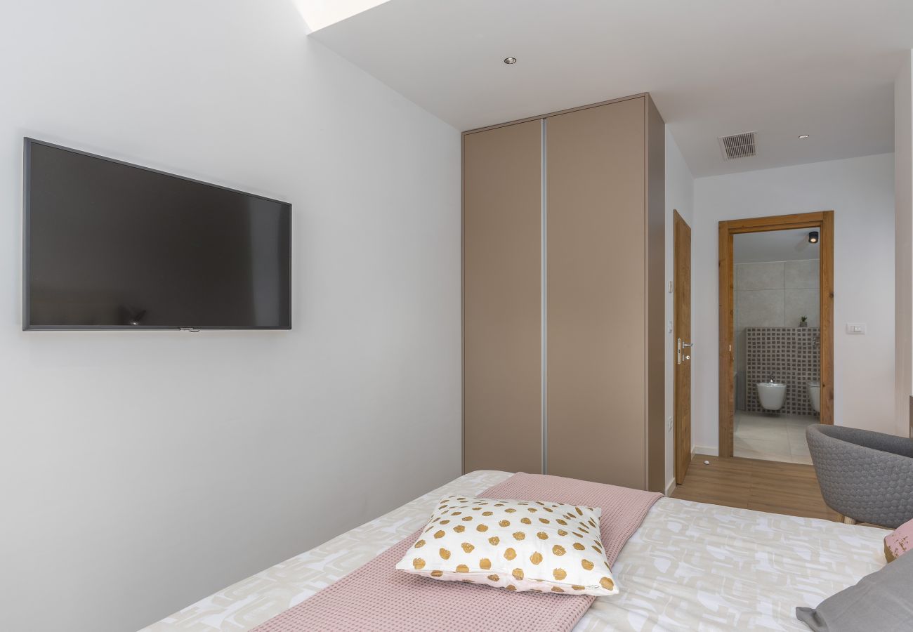 Villa a Mali Golji - Villa Aurelia near Labin for 9 persons with heated 60 m2 pool, wellness & kids playground