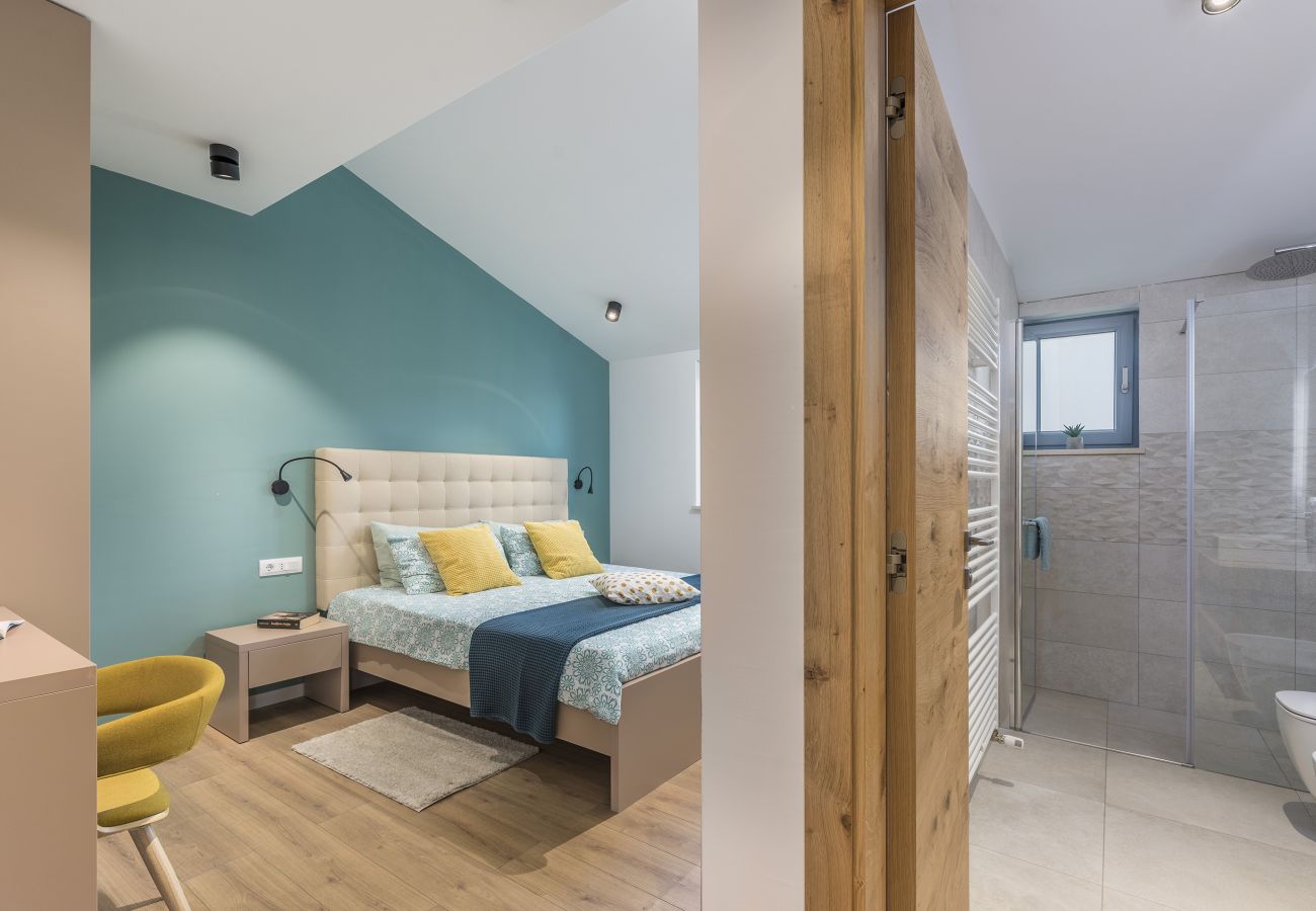 Villa a Mali Golji - Villa Aurelia near Labin for 9 persons with heated 60 m2 pool, wellness & kids playground