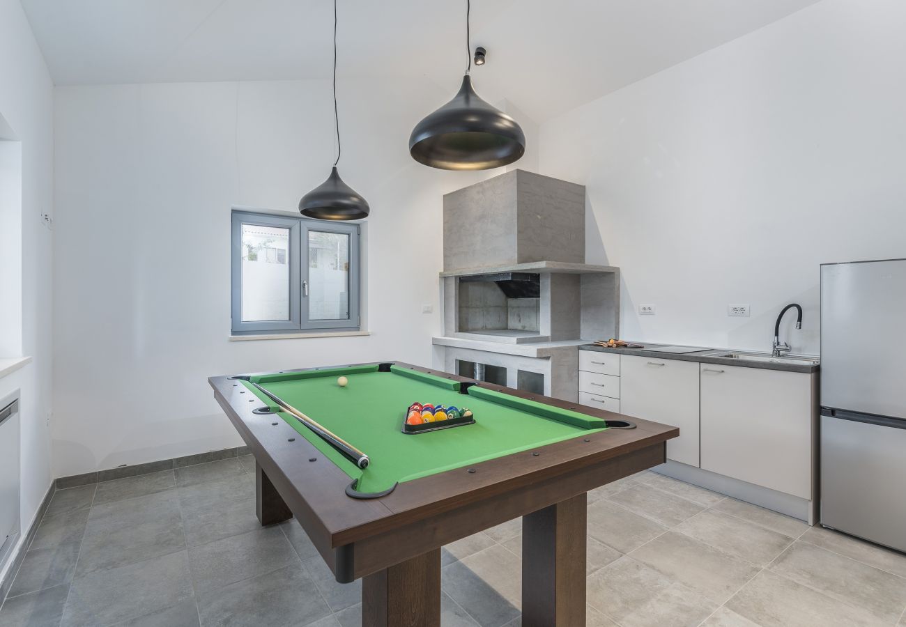 Villa a Mali Golji - Villa Aurelia near Labin for 9 persons with heated 60 m2 pool, wellness & kids playground