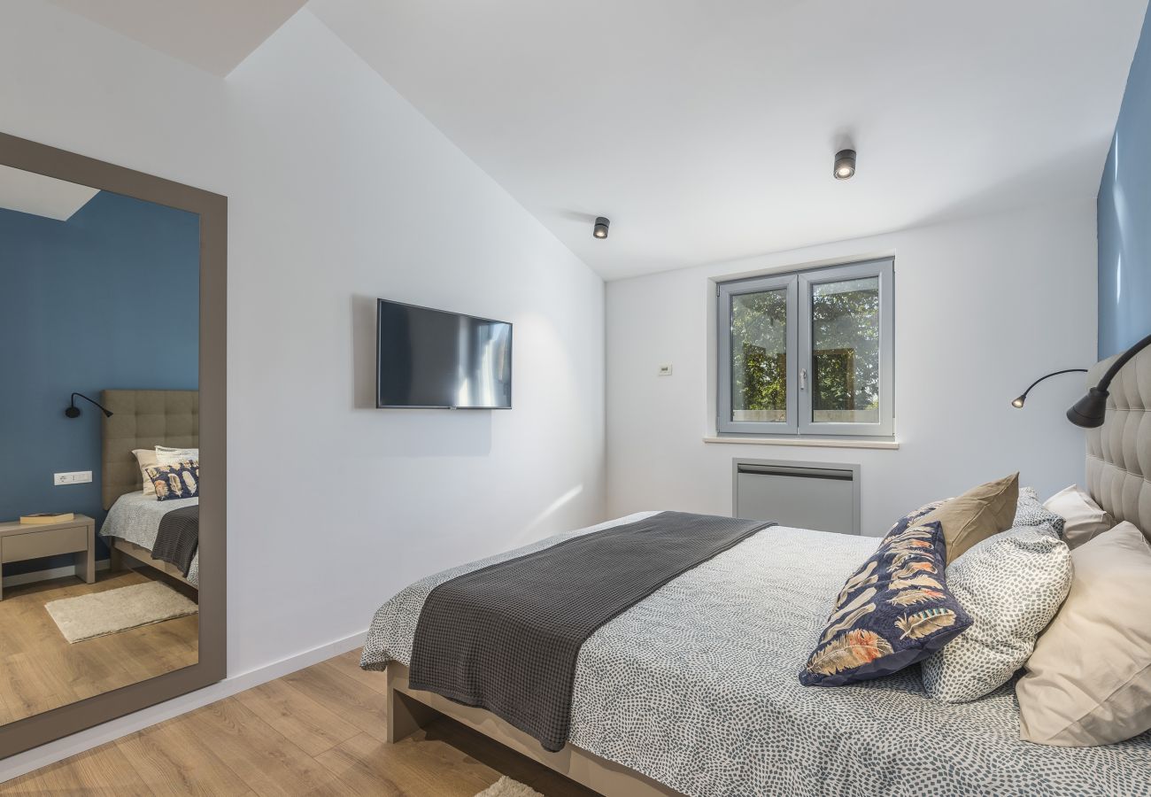 Villa a Mali Golji - Villa Aurelia near Labin for 9 persons with heated 60 m2 pool, wellness & kids playground