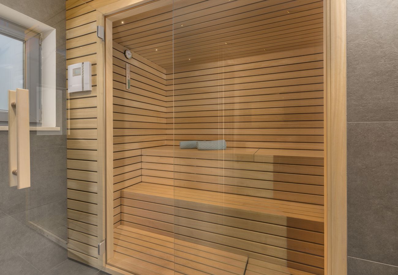 Villa a Mali Golji - Villa Aurelia near Labin for 9 persons with heated 60 m2 pool, wellness & kids playground