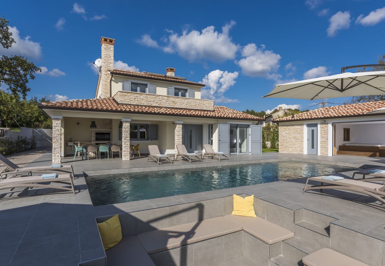 Villa a Mali Golji - Villa Aurelia near Labin for 9 persons with heated 60 m2 pool, wellness & kids playground