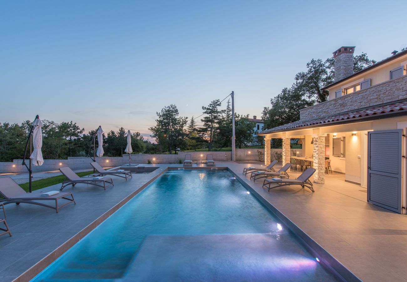 Villa a Mali Golji - Villa Aurelia near Labin for 9 persons with heated 60 m2 pool, wellness & kids playground