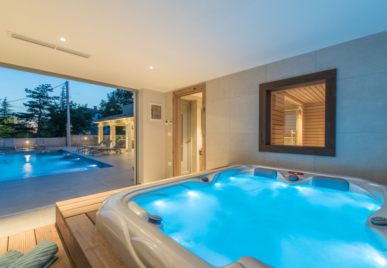 Villa a Mali Golji - Villa Aurelia near Labin for 9 persons with heated 60 m2 pool, wellness & kids playground