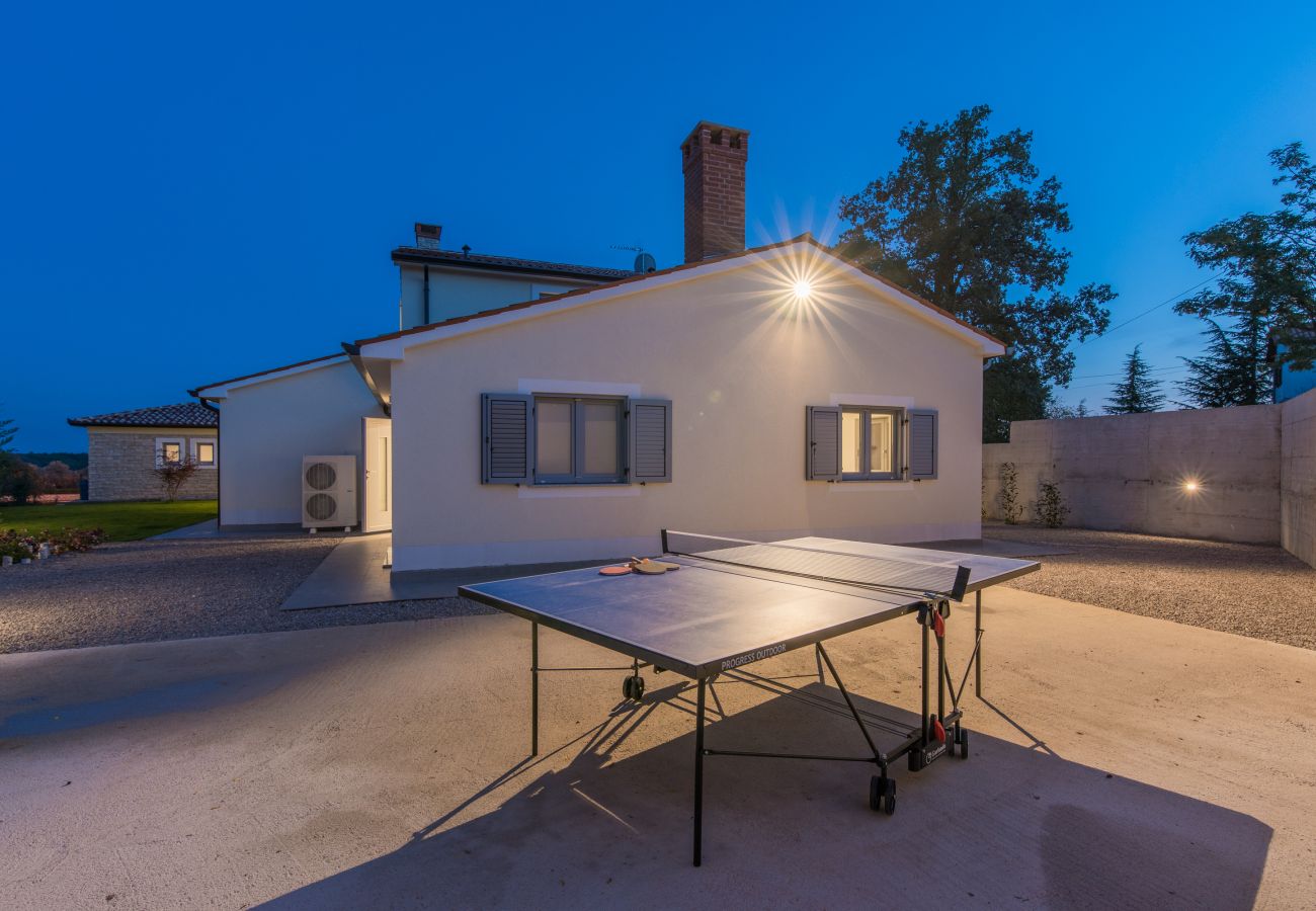 Villa a Mali Golji - Villa Aurelia near Labin for 9 persons with heated 60 m2 pool, wellness & kids playground