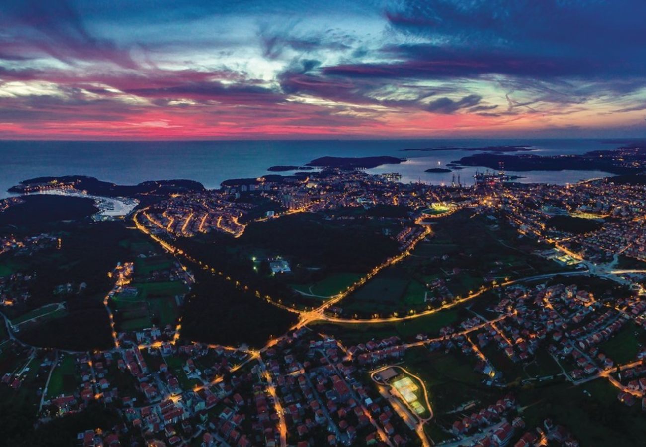 Villa a Jadreški - Villa Tramontana near Pula for 6 persons with 30m2 private pool 