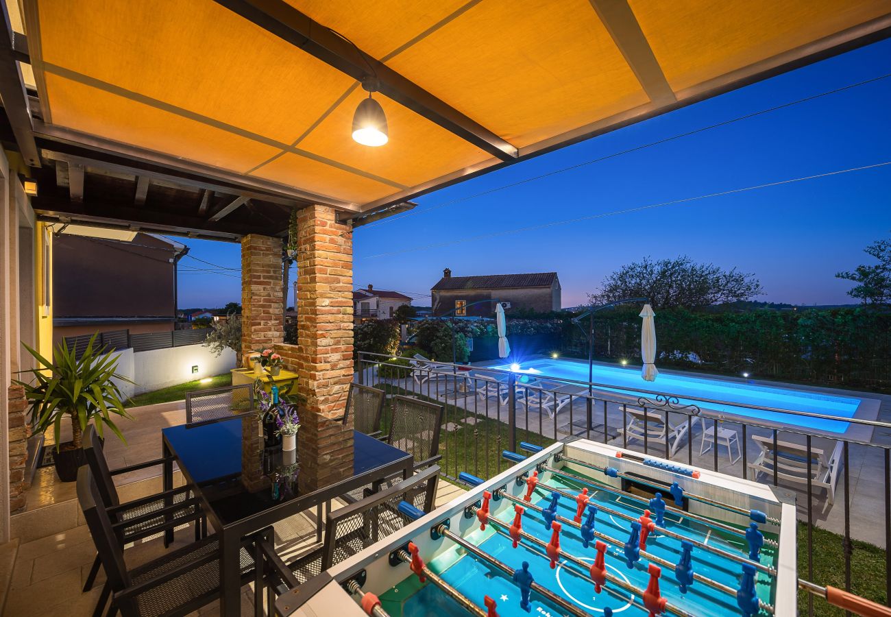 Villa a Jadreški - Villa Tramontana near Pula for 6 persons with 30m2 private pool 