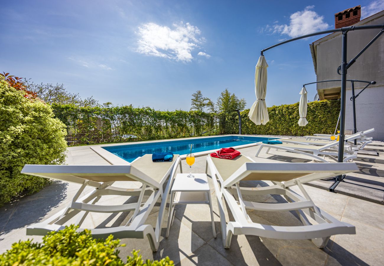 Villa a Jadreški - Villa Tramontana near Pula for 6 persons with 30m2 private pool 