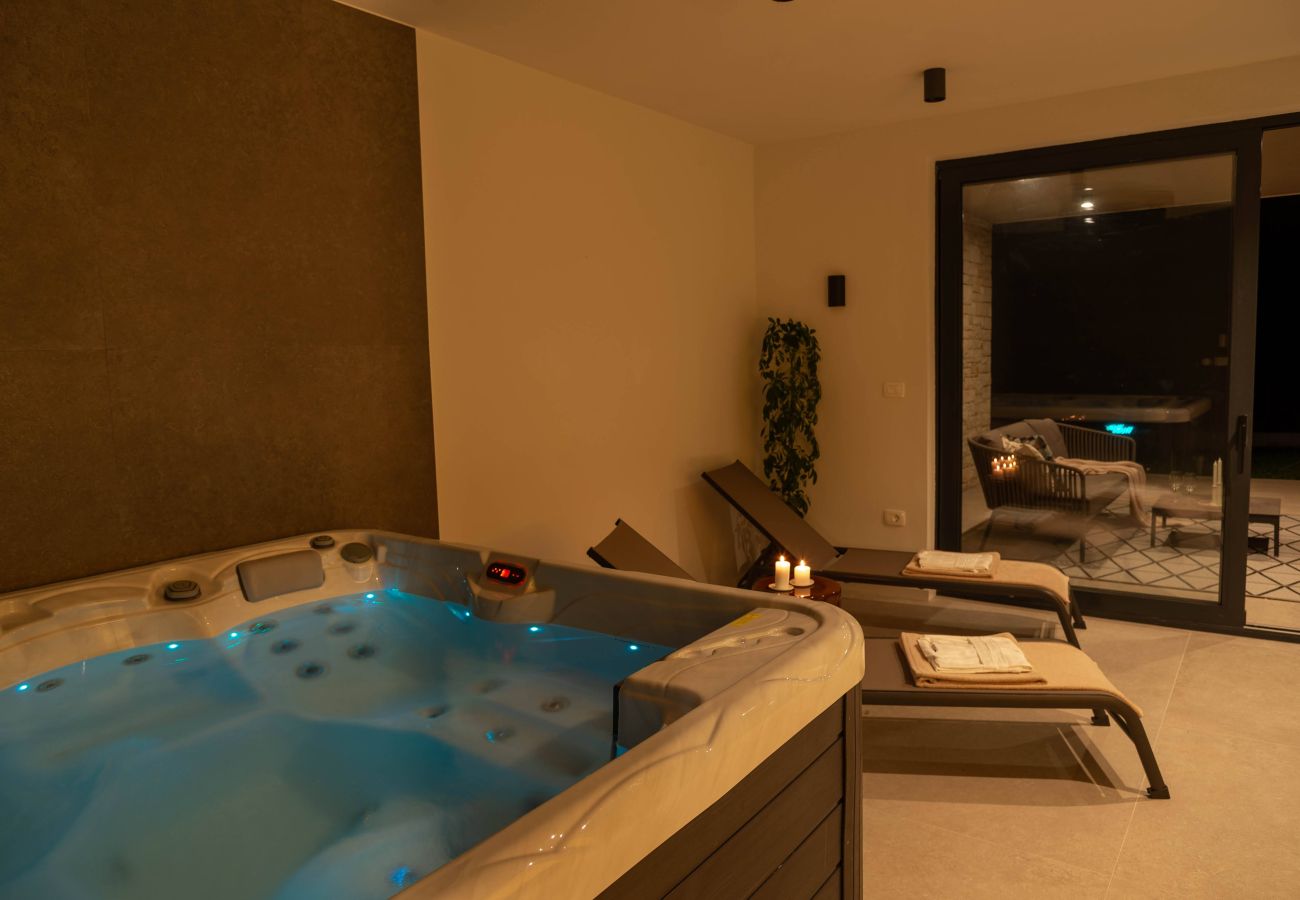 Villa a Kurili - Villa Natura Silente near Rovinj for 8 people with 40 m2 heated pool, sauna & jacuzzi 