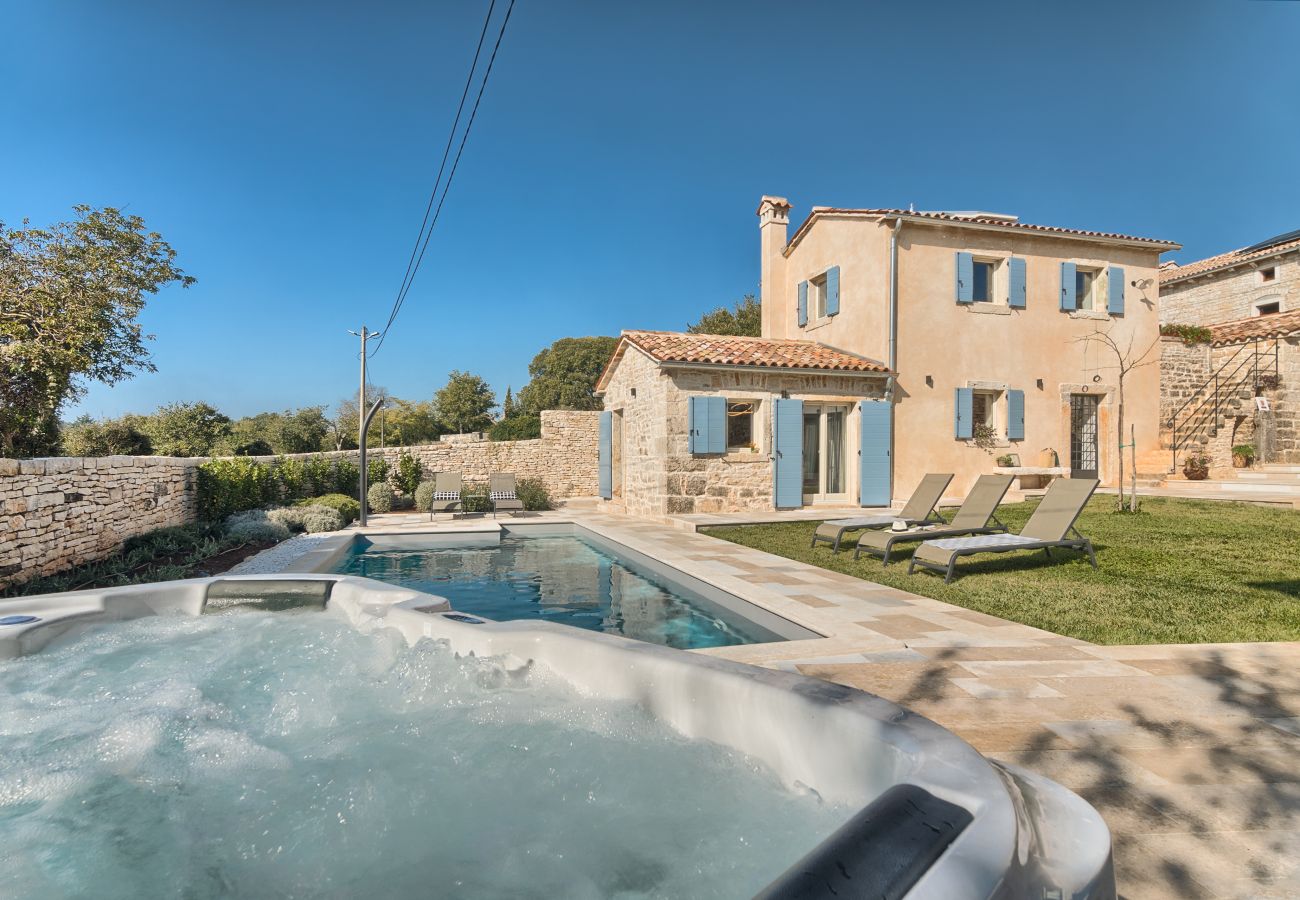 Villa a Kurili - Charming Villa Spirit of Istria near Rovinj for 6 persons with 32 m2 private pool & jacuzzi