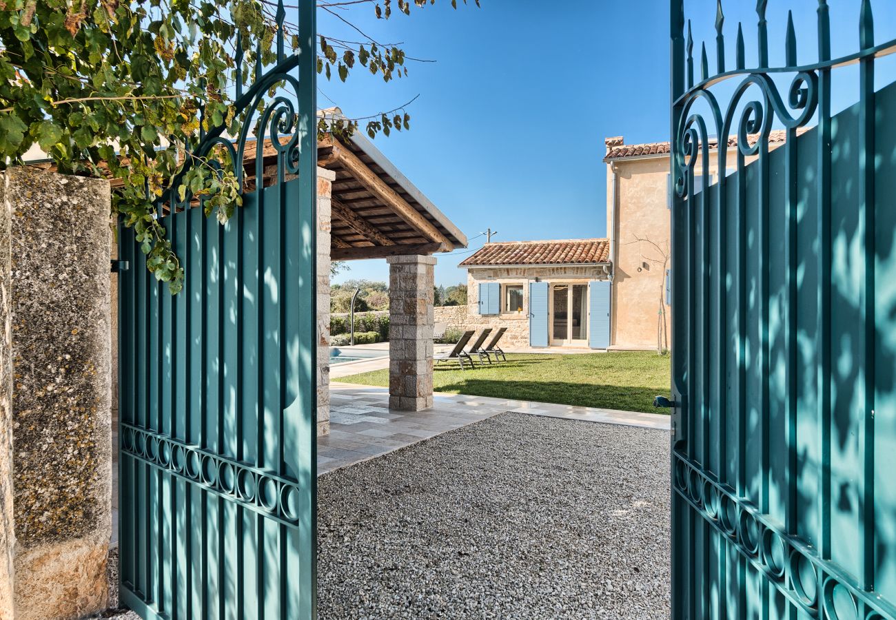 Villa a Kurili - Charming Villa Spirit of Istria near Rovinj for 6 persons with 32 m2 private pool & jacuzzi