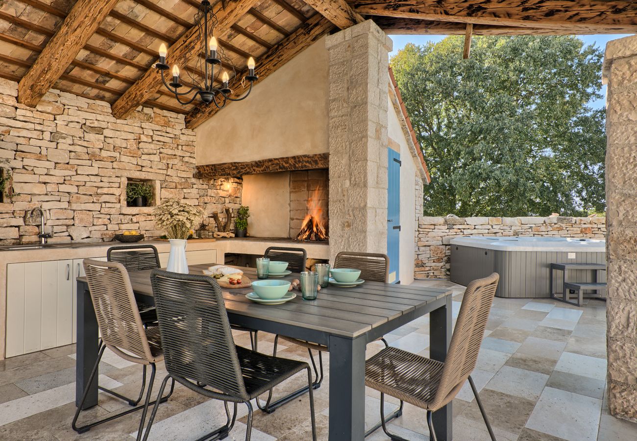 Villa a Kurili - Charming Villa Spirit of Istria near Rovinj for 6 persons with 32 m2 private pool & jacuzzi