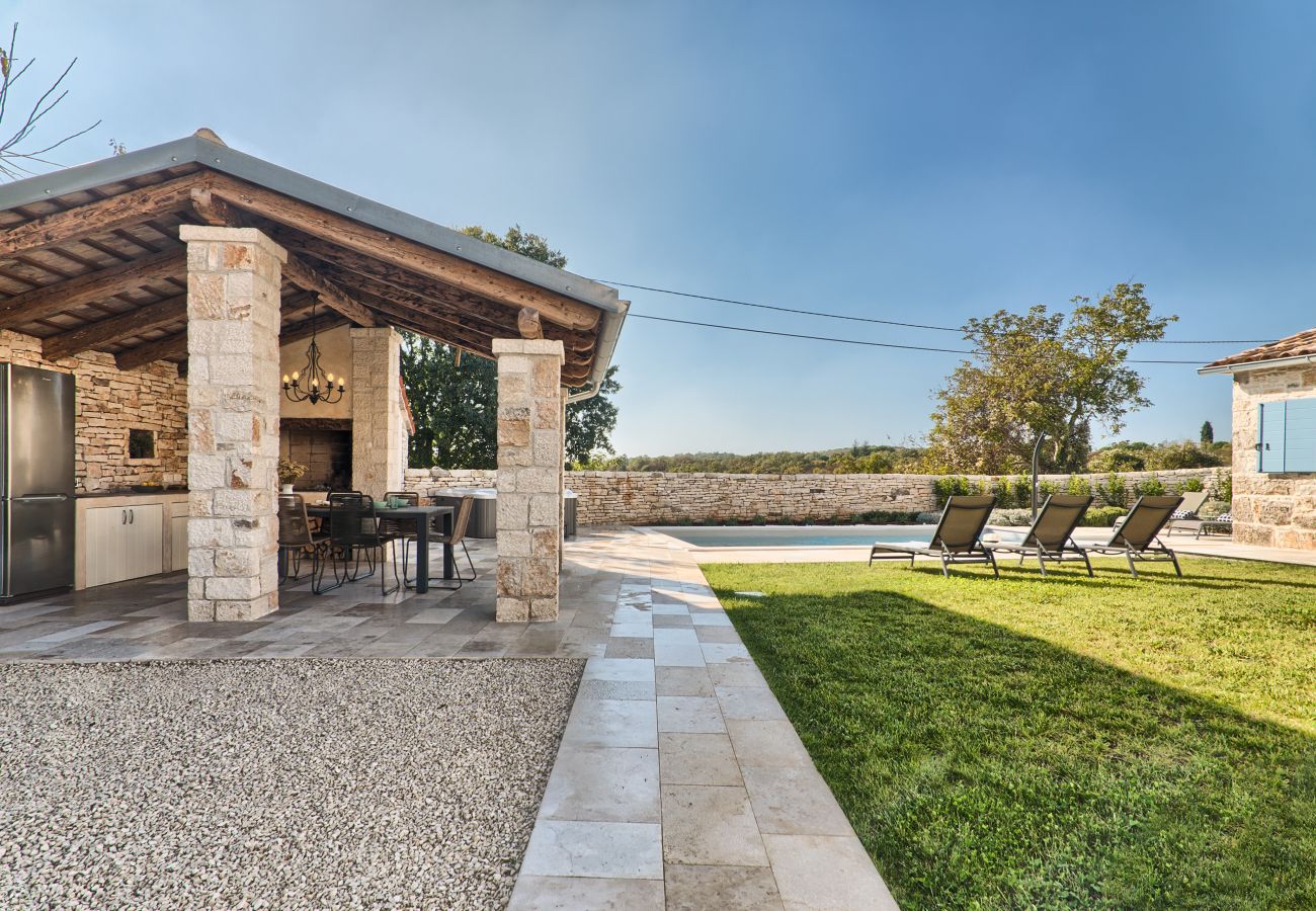 Villa a Kurili - Charming Villa Spirit of Istria near Rovinj for 6 persons with 32 m2 private pool & jacuzzi