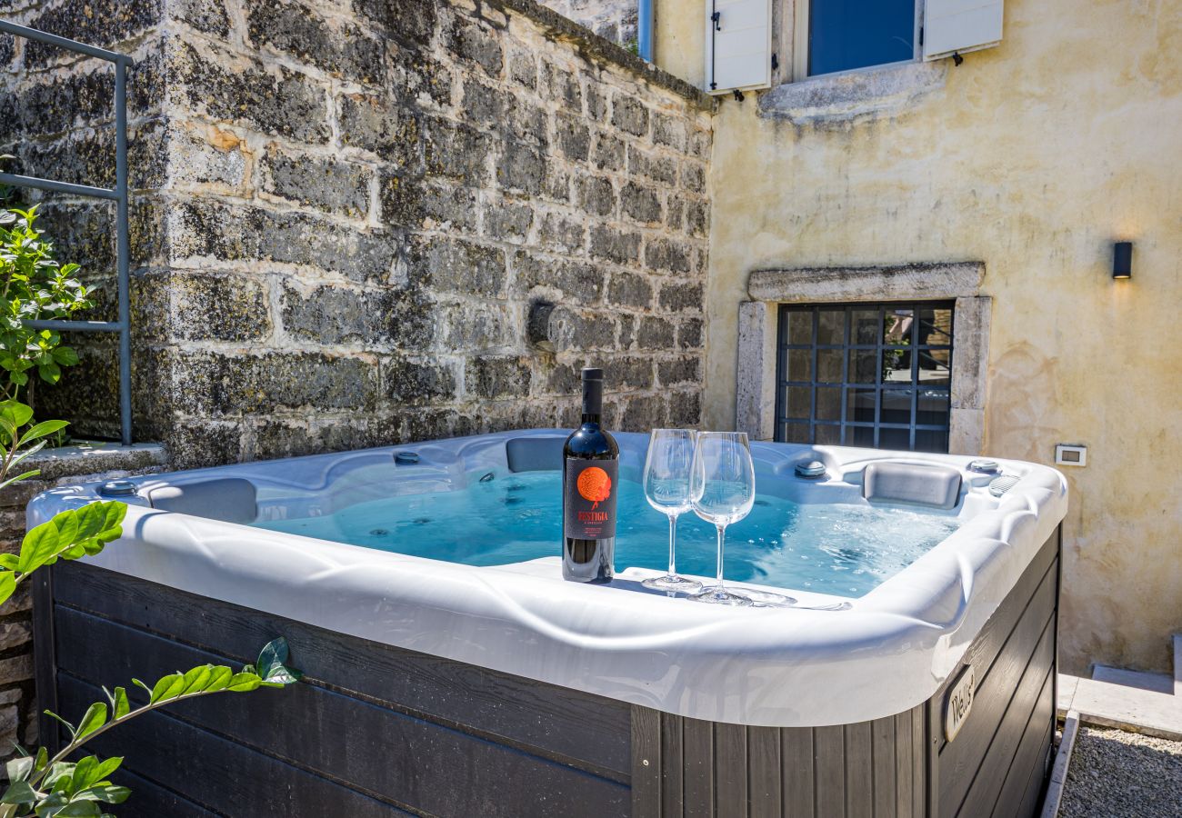 Villa a Kurili - Villa Kurili No14 near Rovinj for 7 persons with 34 m2 private pool & jacuzzi