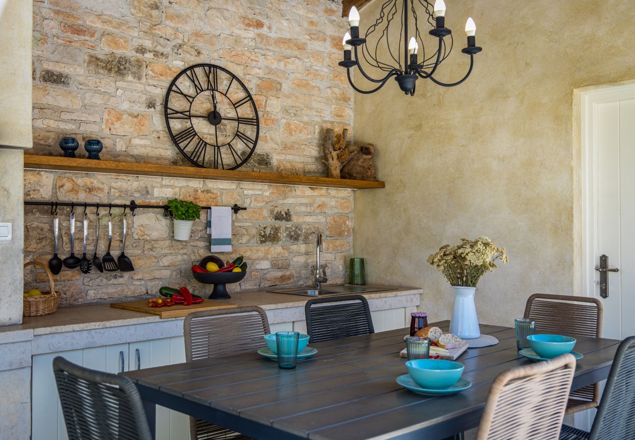 Villa a Kurili - Villa Kurili No14 near Rovinj for 7 persons with 34 m2 private pool & jacuzzi