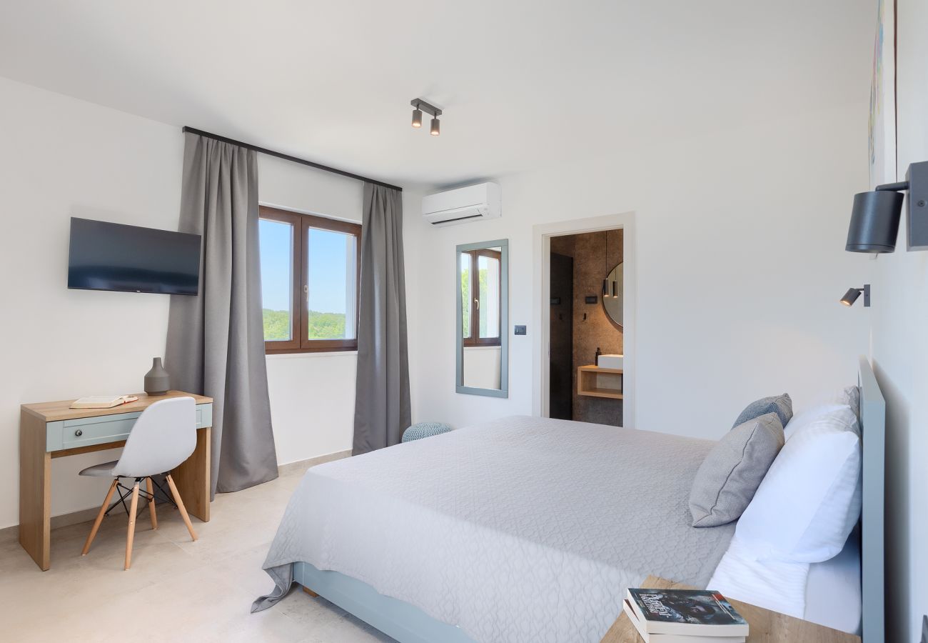 Villa a Valtura - Villa Sirola near Pula for 8 persons with 36 m2 private pool & kids activities