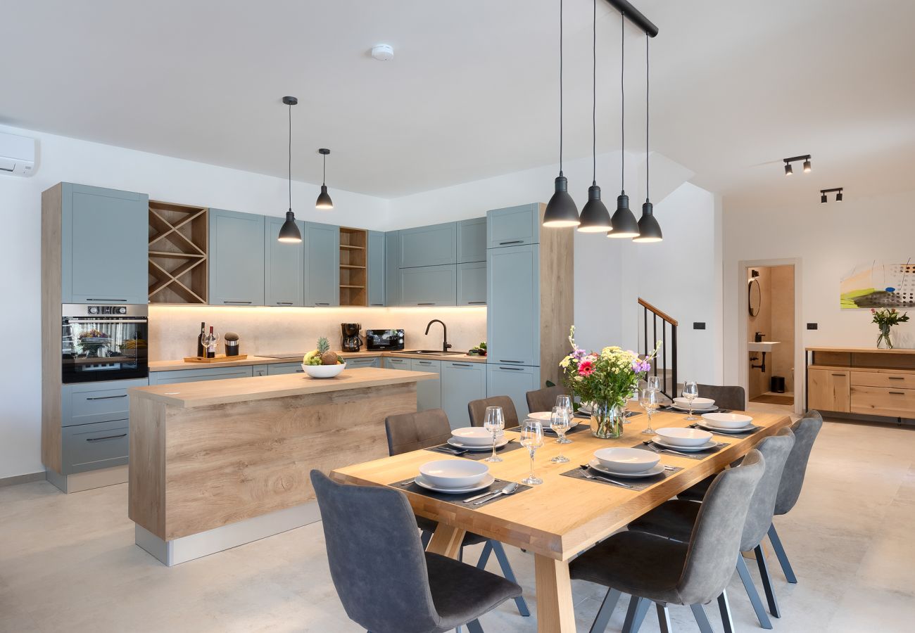 Villa a Valtura - Villa Sirola near Pula for 8 persons with 36 m2 private pool & kids activities