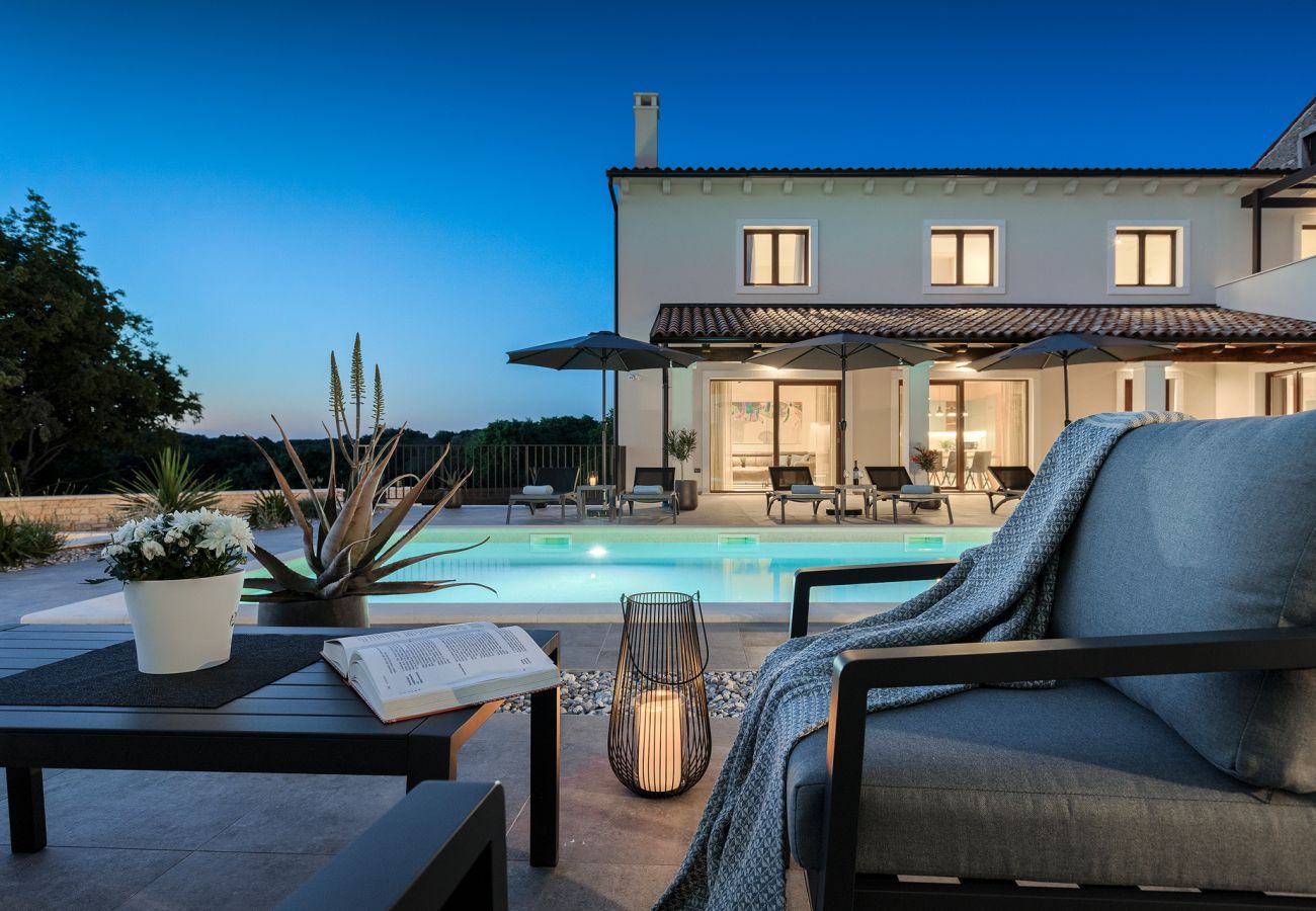 Villa a Valtura - Villa Sirola near Pula for 8 persons with 36 m2 private pool & kids activities