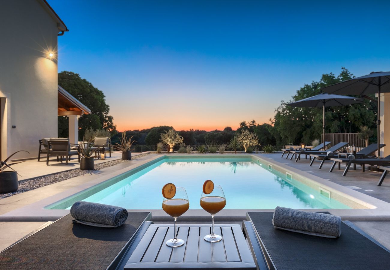 Villa a Valtura - Villa Sirola near Pula for 8 persons with 36 m2 private pool & kids activities