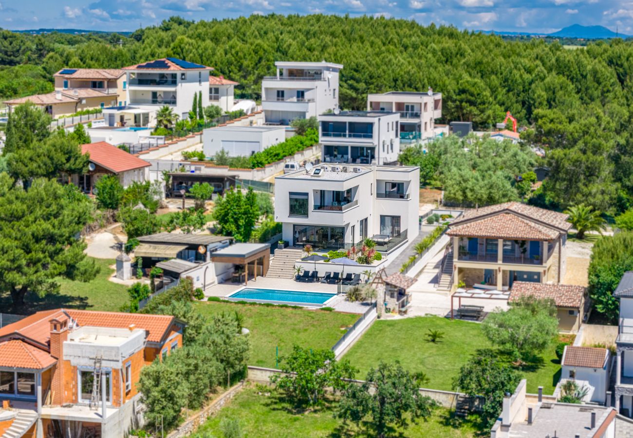 Villa a Pomer - Villa Pergosa near Medulin for 8 persons with 38 m2 pool, sea view - only 200 meters from beach