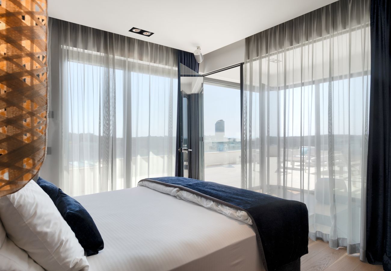 Villa a Vintijan - Luxury Villa PS Deluxe in Pula for 8 persons with 60 m2 heated pool, wellness & sea view