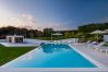 Villa a Vintijan - Luxury Villa PS Deluxe in Pula for 8 persons with 60 m2 heated pool, wellness & sea view